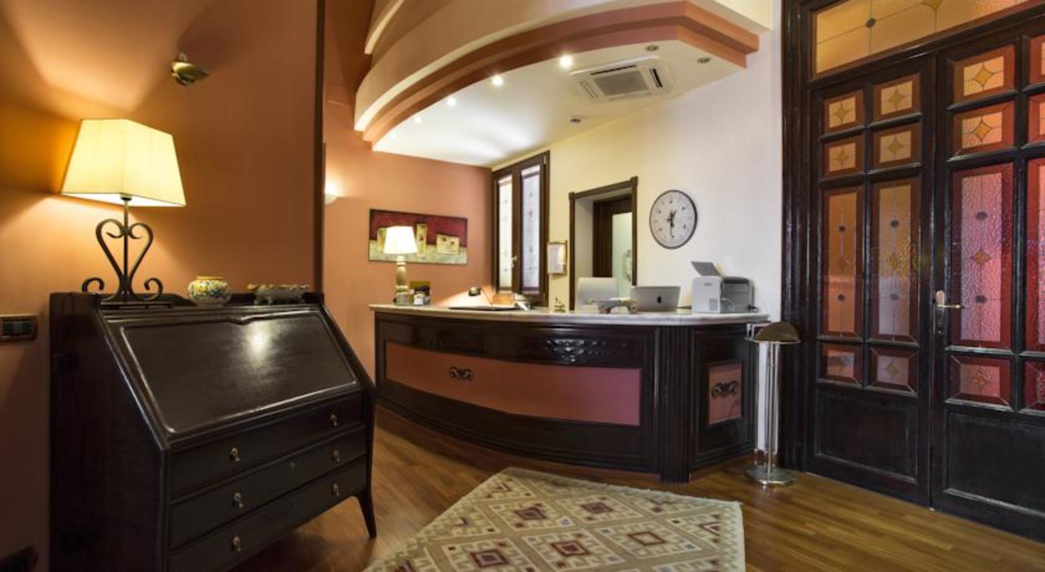Hotel Ambasciatori Palermo Bagian luar foto