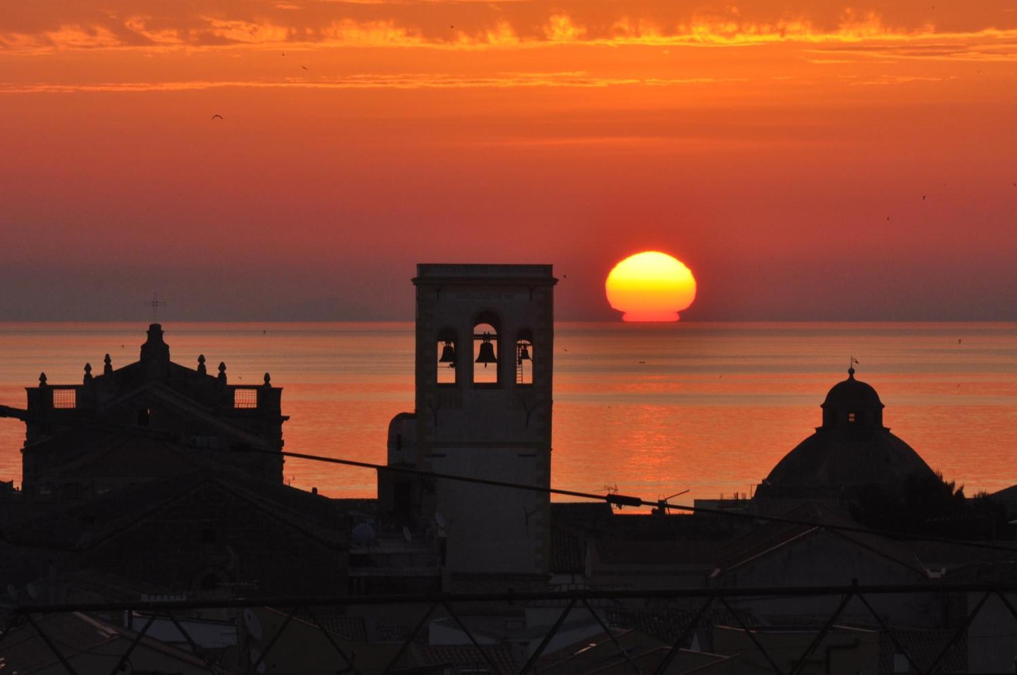 Hotel Ambasciatori Palermo Bagian luar foto
