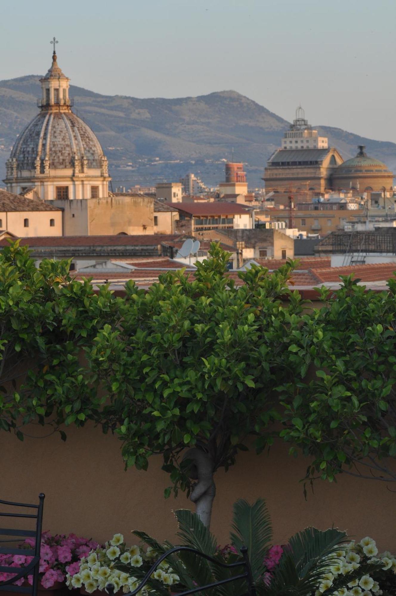 Hotel Ambasciatori Palermo Bagian luar foto