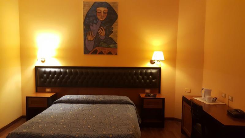 Hotel Ambasciatori Palermo Bagian luar foto