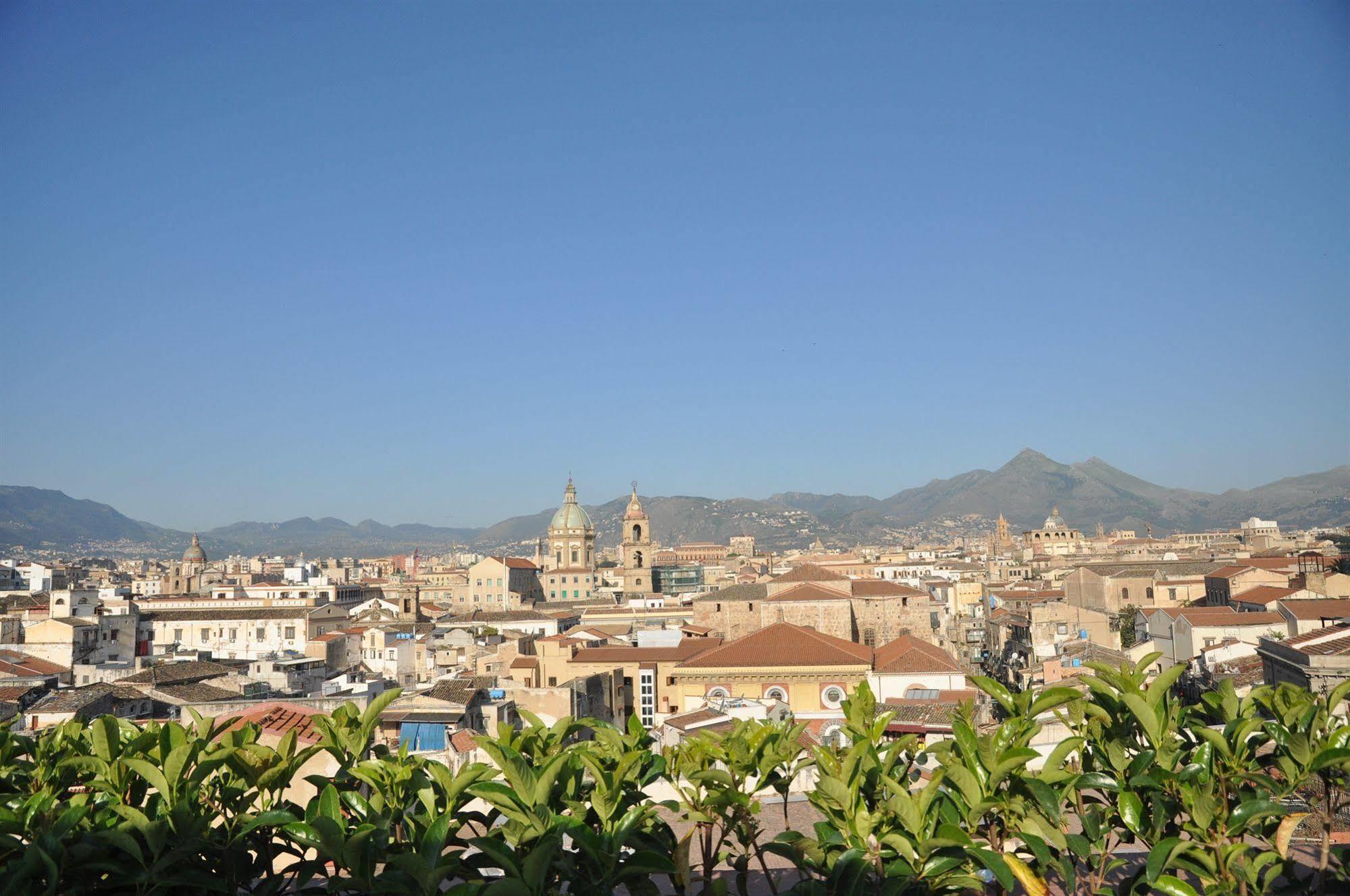 Hotel Ambasciatori Palermo Bagian luar foto